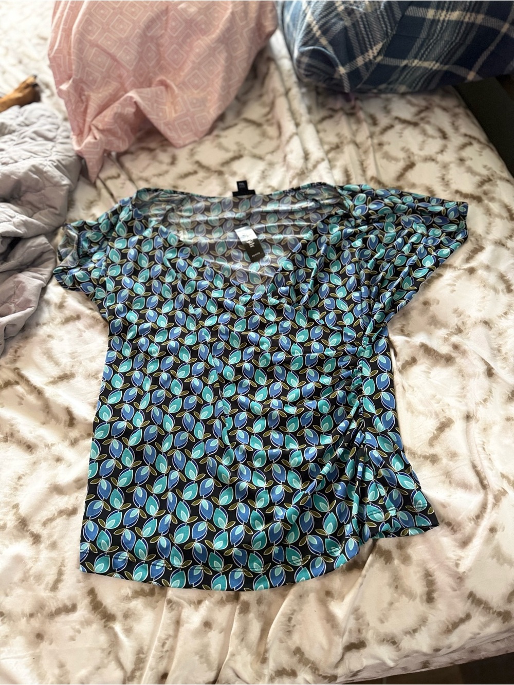 V-Neck Leaf-Print Blouse in Blue & Teal